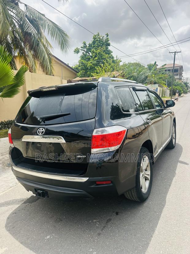 Toyota Highlander Limited 4dr SUV AWD (3.5L 6cyl 6A) 2014 Black