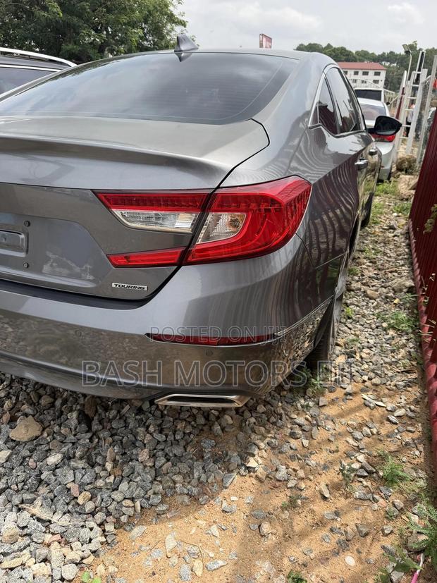 Honda Accord Touring 2.0T 2020 Silver