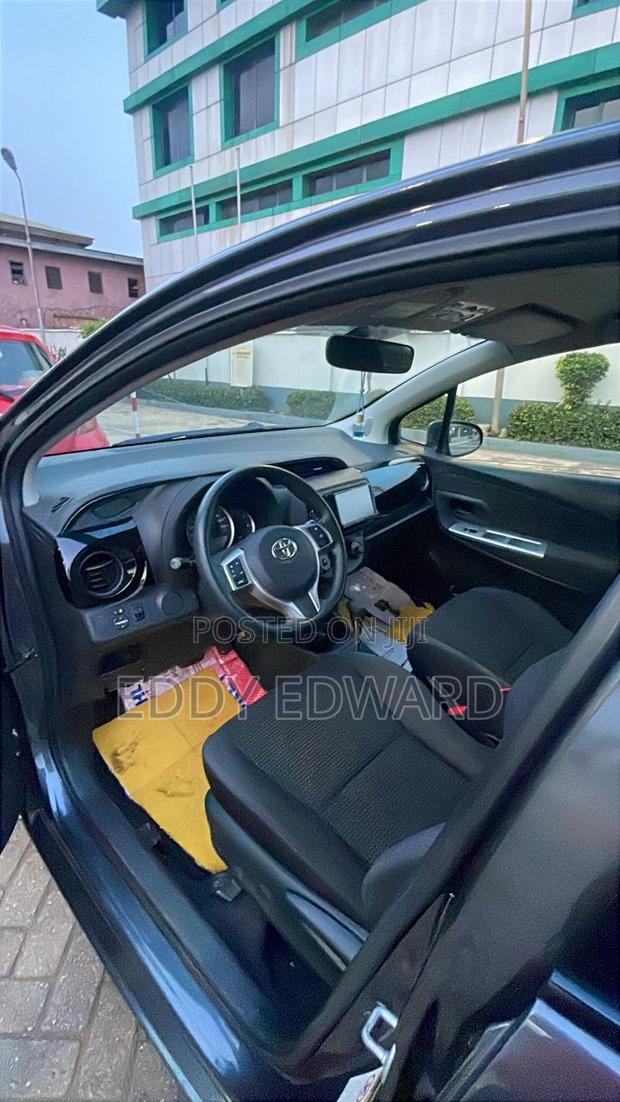 Toyota Yaris 2015 Gray