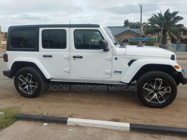 Jeep Wrangler 2024 White