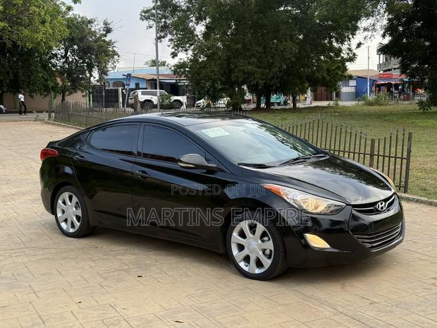 Hyundai Elantra Limited Sedan FWD (1.8L 4cyl 6A) 2013 Black