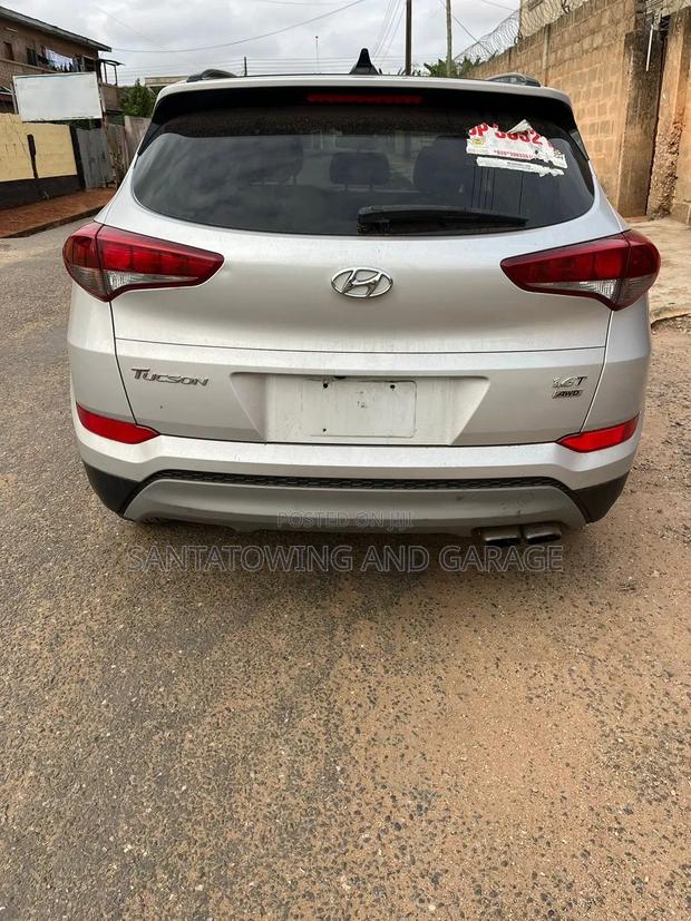 Hyundai Tucson Limited AWD 2018 White