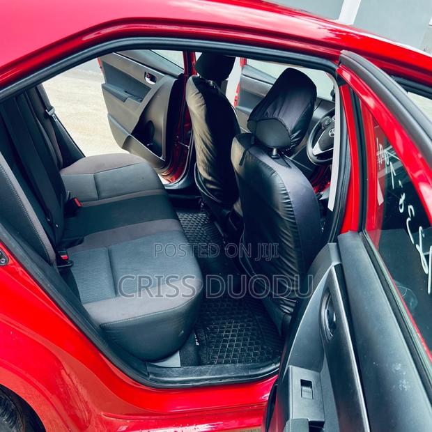 Toyota Corolla LE Eco (1.8L 4cyl 2A) 2018 Red