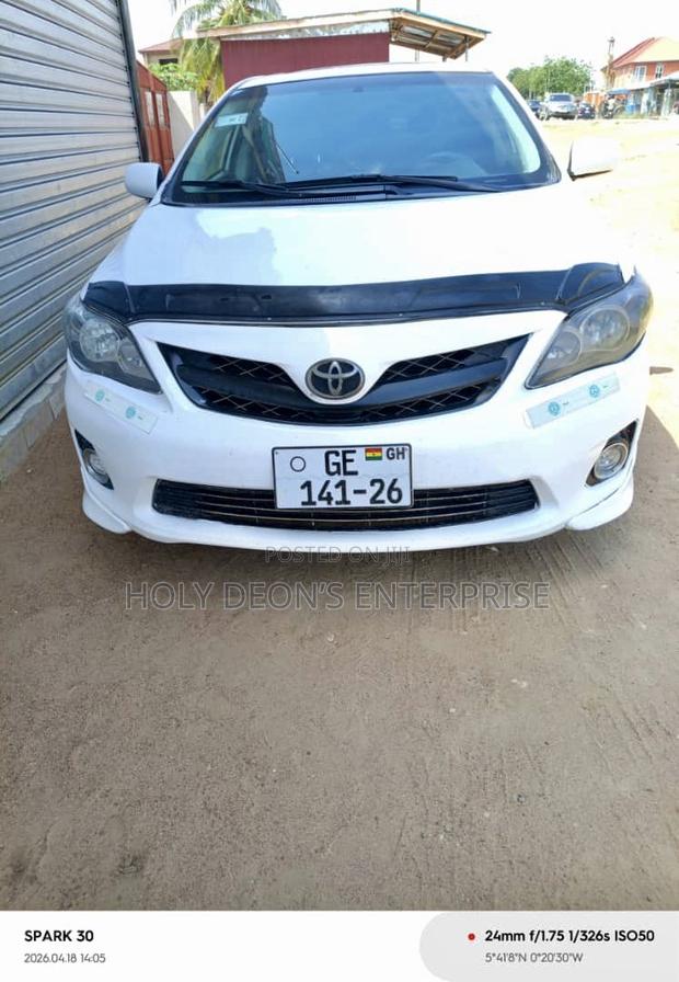 Toyota Corolla S 4dr Sedan (1.8L 4cyl 4A) 2013 White