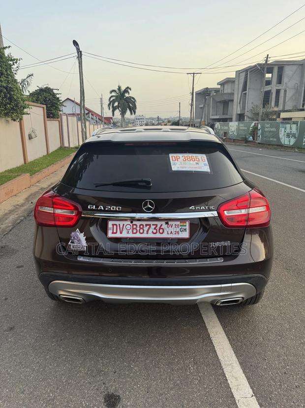 Mercedes-Benz GLA-Class 2017 Brown