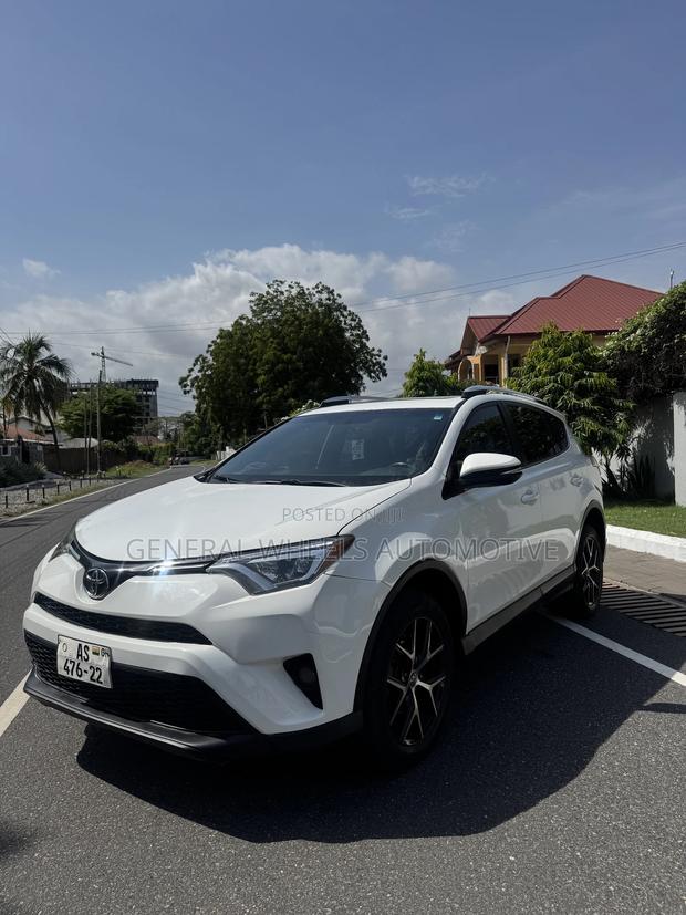 Toyota RAV4 SE AWD (2.5L 4cyl 6A) 2016 White