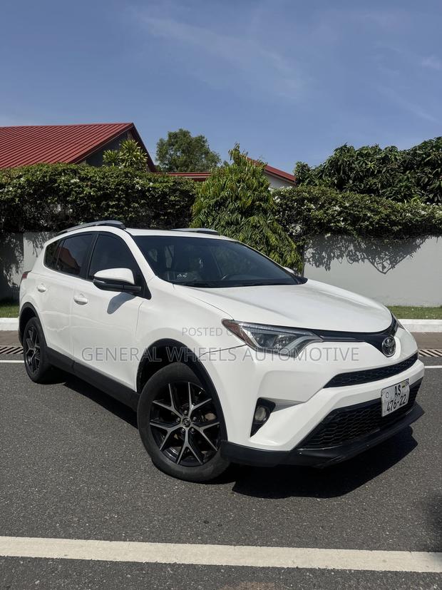 Toyota RAV4 SE AWD (2.5L 4cyl 6A) 2016 White