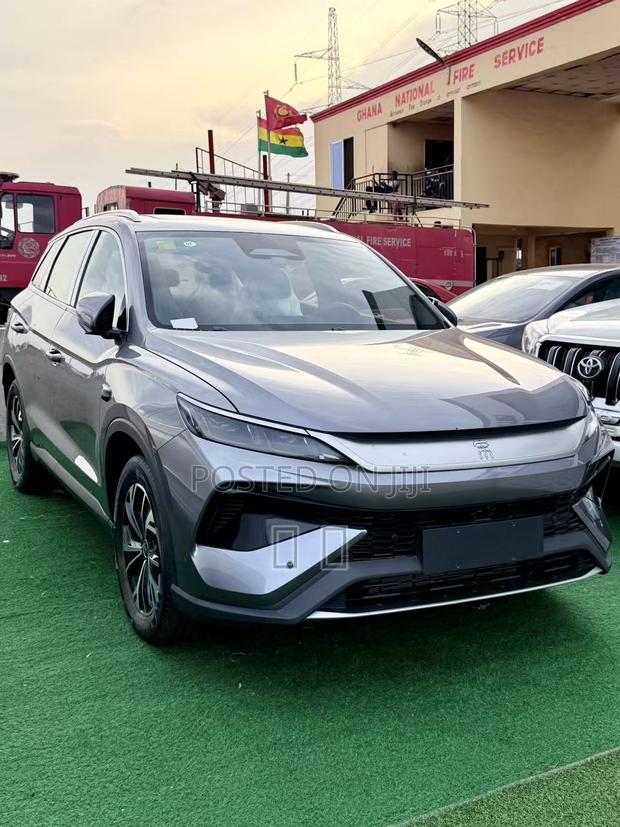 New BYD Song Pro DM-i 2025 Gray