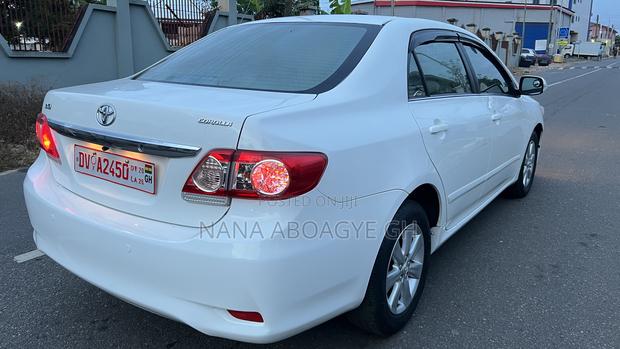 Toyota Corolla 2013 White