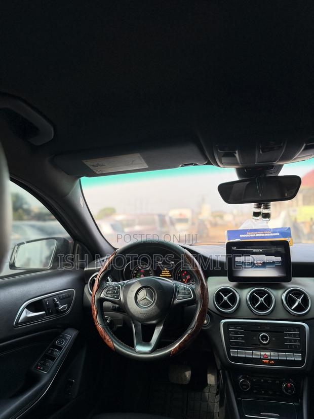 Mercedes-Benz GLA 250 2017 Black
