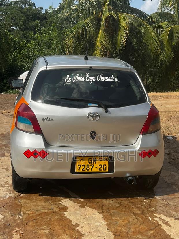 Toyota Vitz 1.3 FWD 3dr 2012 Silver