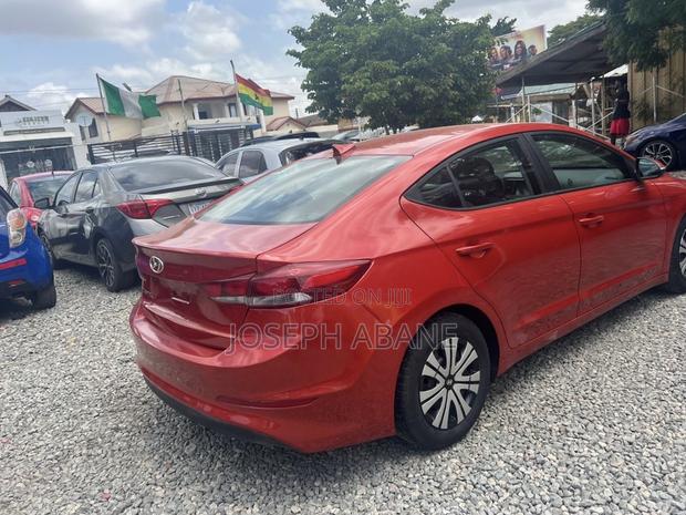 Hyundai Elantra SE Sedan FWD (2.0L 4cyl 6M) 2017 Burgundy