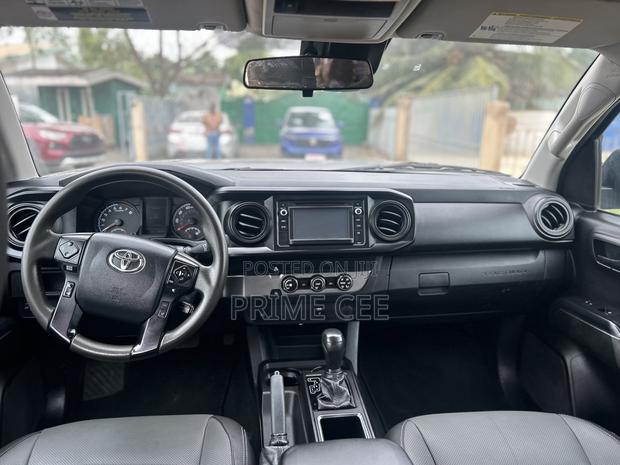 Toyota Tacoma 2019 Black