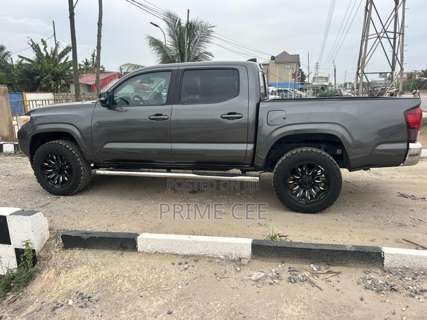 Toyota Tacoma 2019 Black