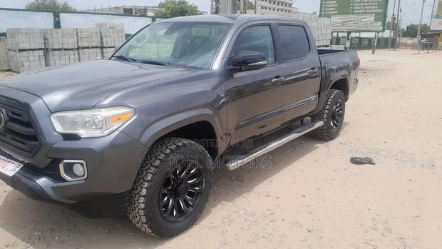 Toyota Tacoma TRD Sport 2019 Gray