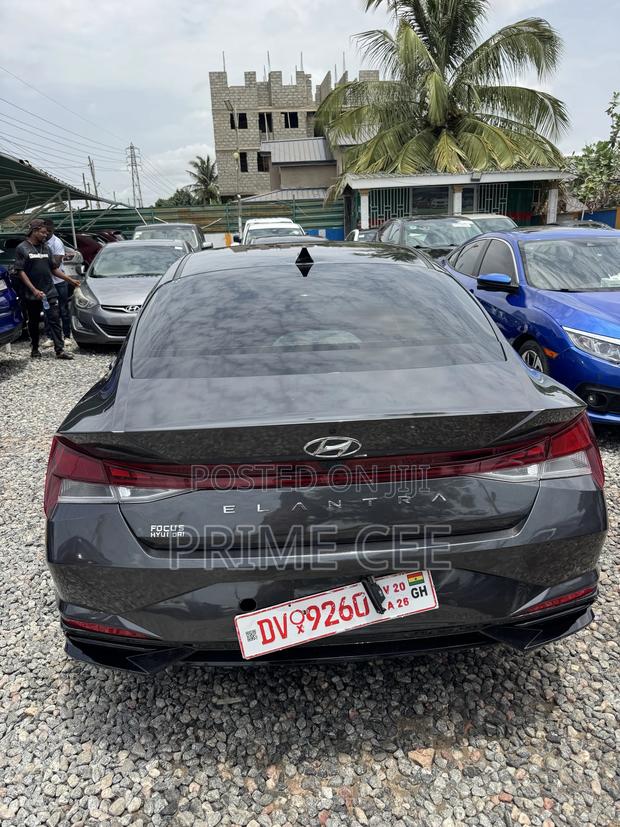 Hyundai Elantra SE 2023 Gray
