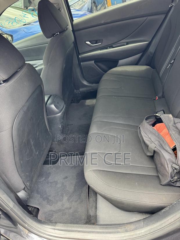 Hyundai Elantra SE 2023 Gray