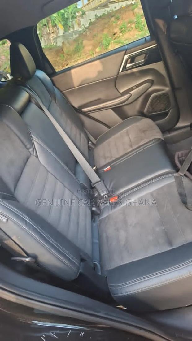 Mitsubishi Outlander 2022 Black