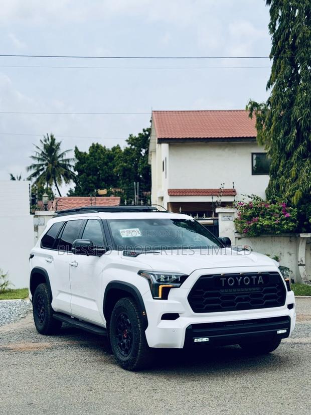 Toyota Sequoia TRD PRO 4WD 2026 White