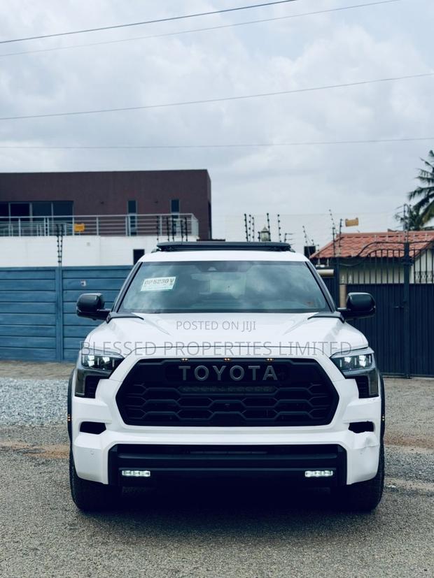 Toyota Sequoia TRD PRO 4WD 2026 White