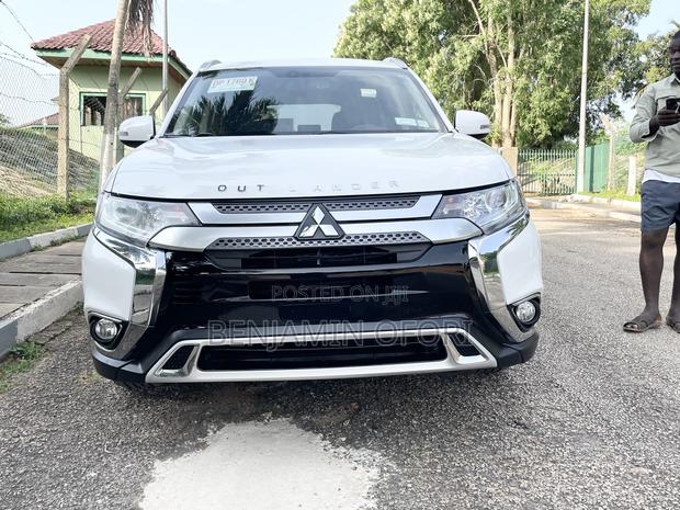 Mitsubishi Outlander SEL AWC 2019 White