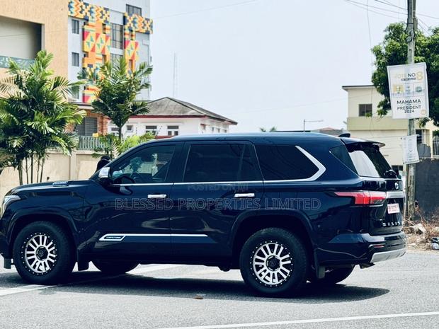 Toyota Sequoia Capstone 4WD 2024 Blue