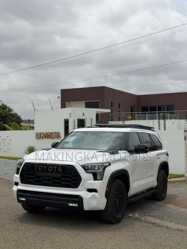 Toyota Sequoia TRD PRO 4WD 2026 White