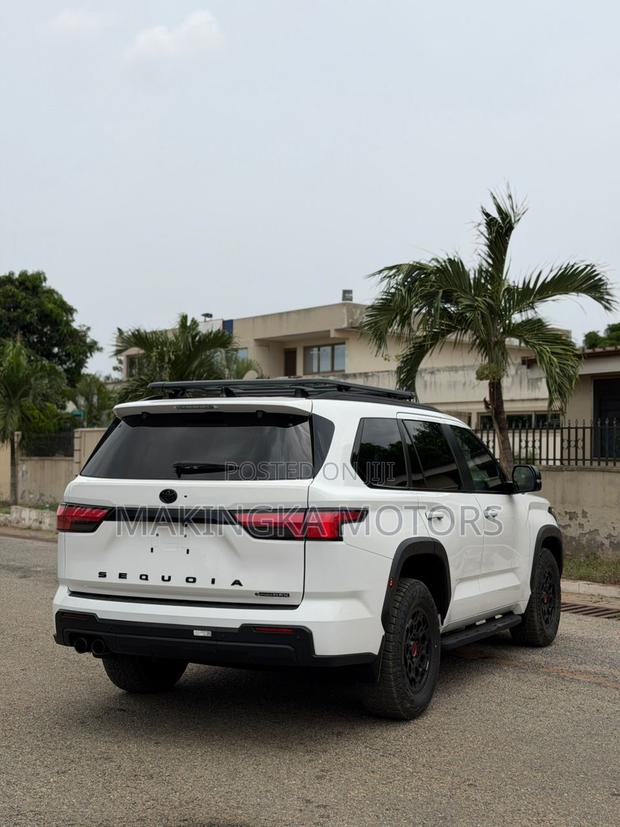 Toyota Sequoia TRD PRO 4WD 2026 White