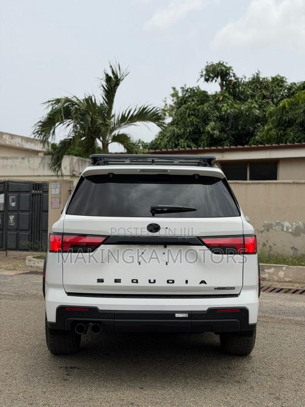 Toyota Sequoia TRD PRO 4WD 2026 White