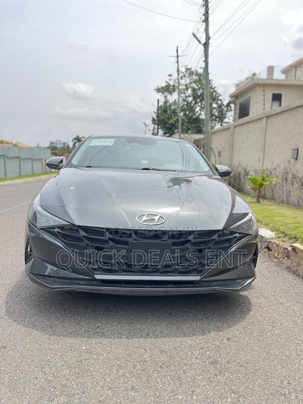 Hyundai Elantra SEL 2023 Gray