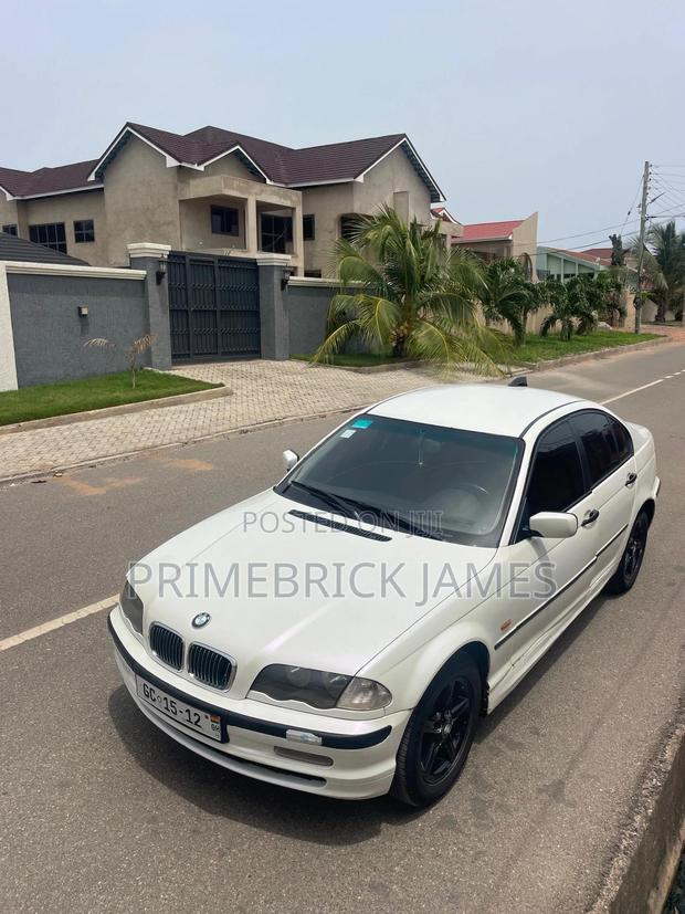 BMW 328i 2000 White