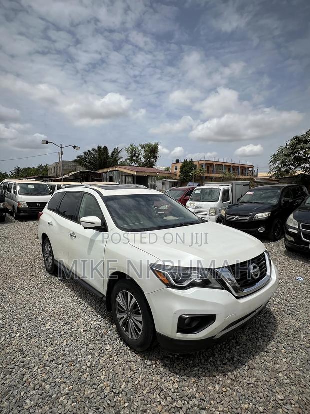 Nissan Pathfinder 2017 White