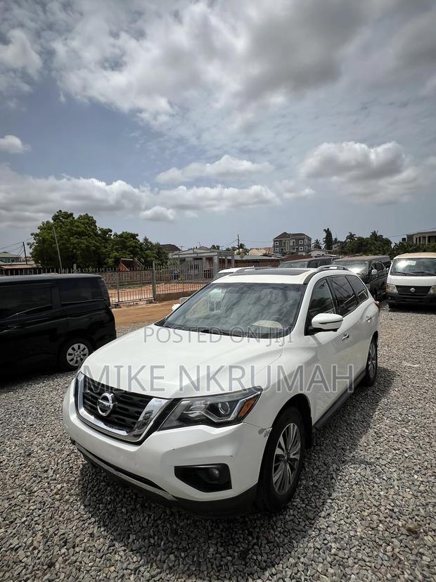 Nissan Pathfinder 2017 White