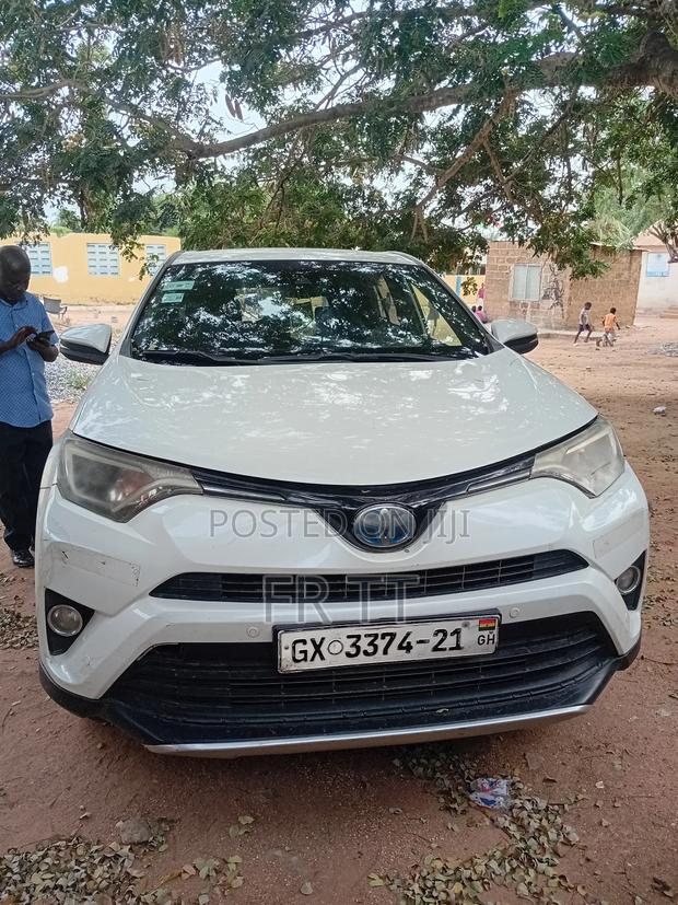 Toyota RAV4 Hybrid 2017 White