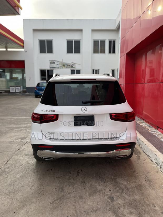 Mercedes-Benz GLB-Class 2023 White