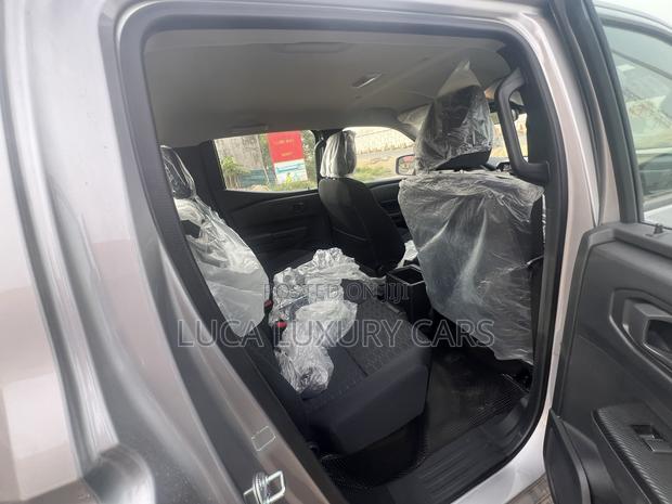 New Mitsubishi L200 2025 Gray