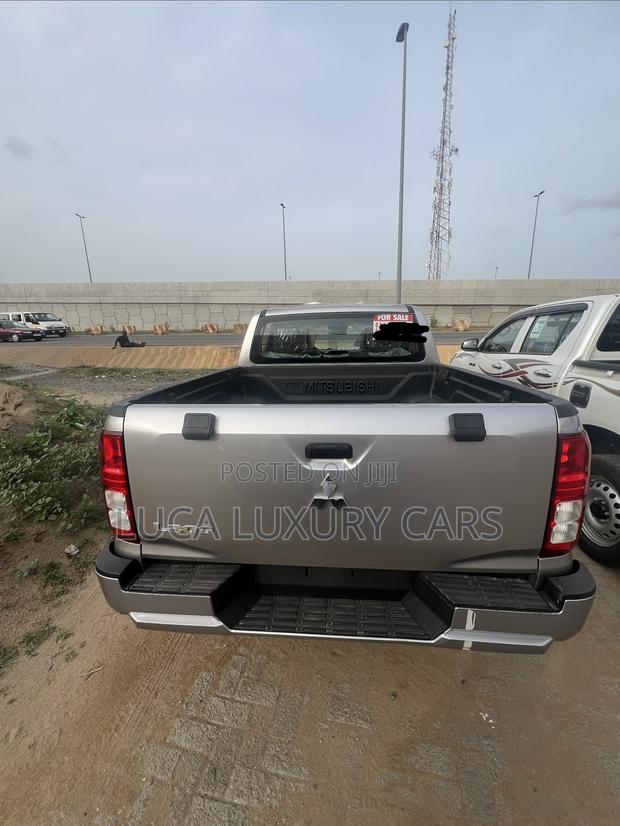 New Mitsubishi L200 2025 Gray