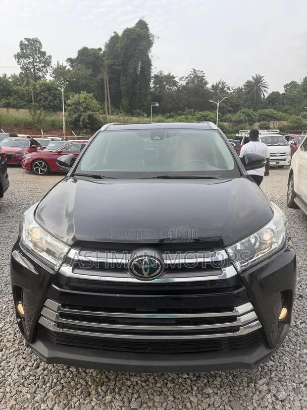 Toyota Highlander XLE 4x4 V6 (3.5L 6cyl 8A) 2018 Black