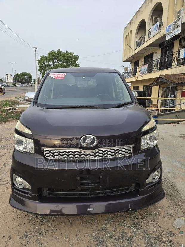 Toyota Voxy 2013 Brown