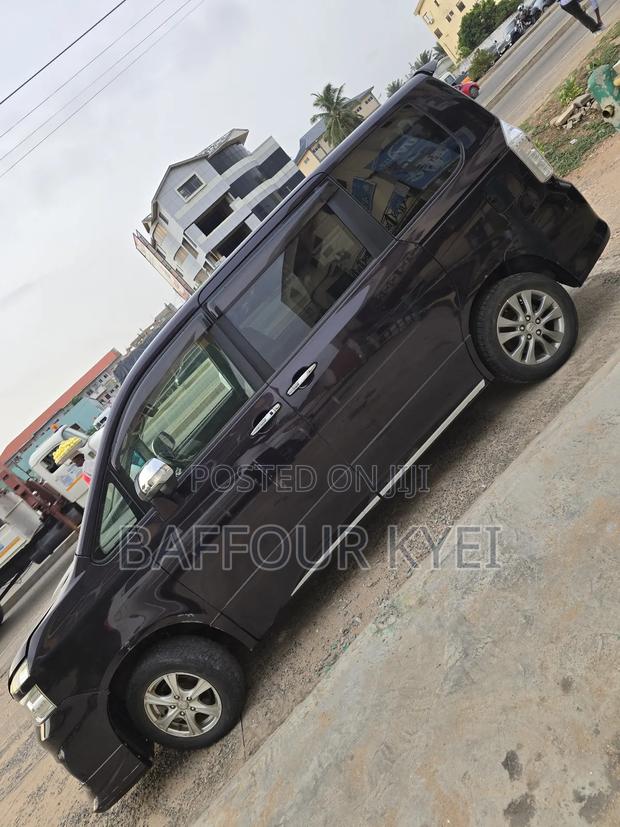 Toyota Voxy 2013 Brown