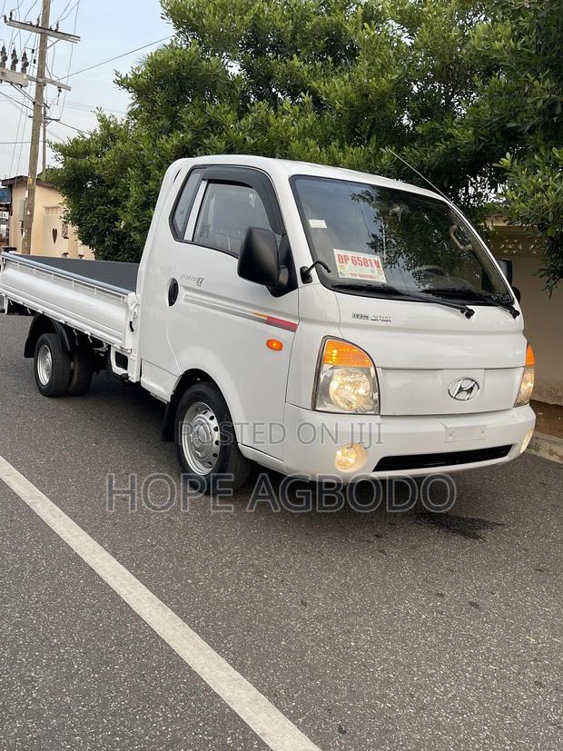 Hyundai Porter II 2010 White