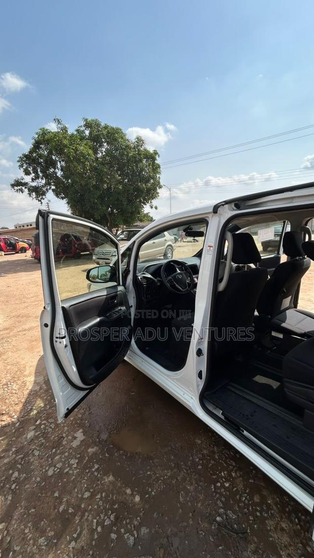 Toyota Voxy 2015 White