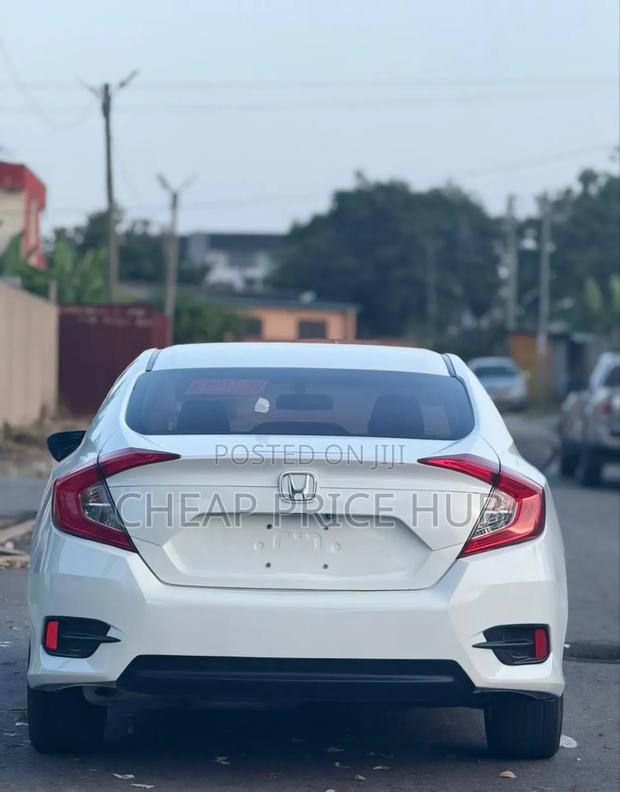 Honda Civic LX 4dr Sedan (2.0L 4cyl) 2016 White