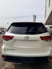 Toyota Highlander LE 2019 White for sale