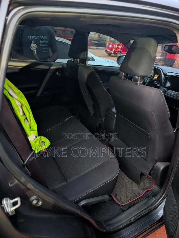 Toyota RAV4 XLE AWD (2.5L 4cyl 6A) 2016 Gray