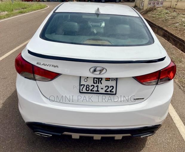 Hyundai Elantra Limited 4dr Sedan (1.8L 4cyl 6A) 2014 White