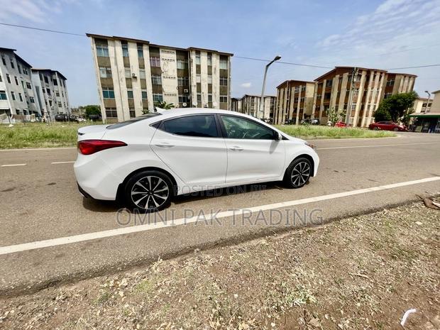 Hyundai Elantra Limited 4dr Sedan (1.8L 4cyl 6A) 2014 White