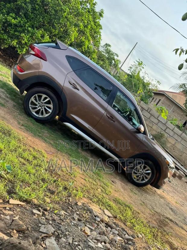 Hyundai Tucson SE AWD 2017 Brown