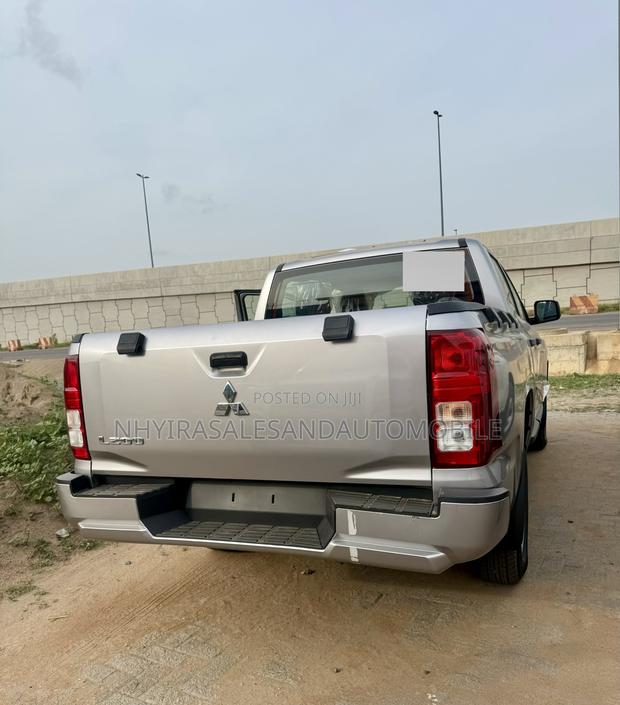 New Mitsubishi L200 2025 Silver