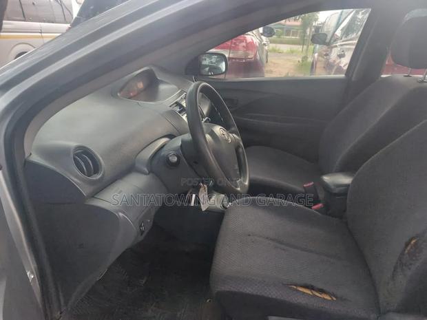 Toyota Yaris 2012 Silver